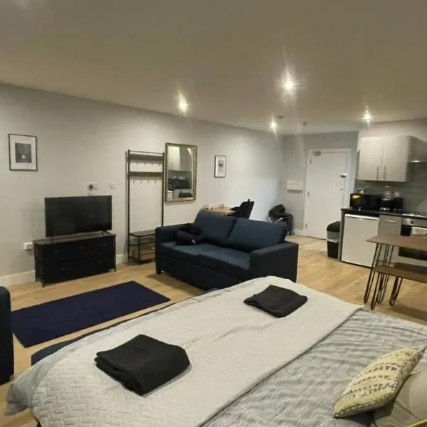 Market Haven Deluxe Studios Town centre with Netflix, Business & Leisure Travellers，位于Sywell的酒店