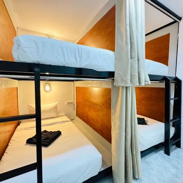 Journey Hostel Haad Rin，位于哈林海滩的酒店
