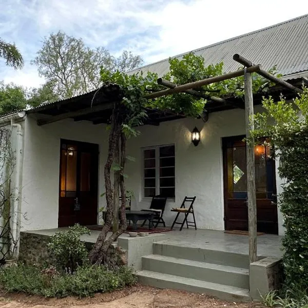 Twin Trees Cottage，位于里比克堡的酒店