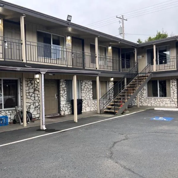 Anchor Bay Inn near Winchester Bay，位于里兹波特的酒店