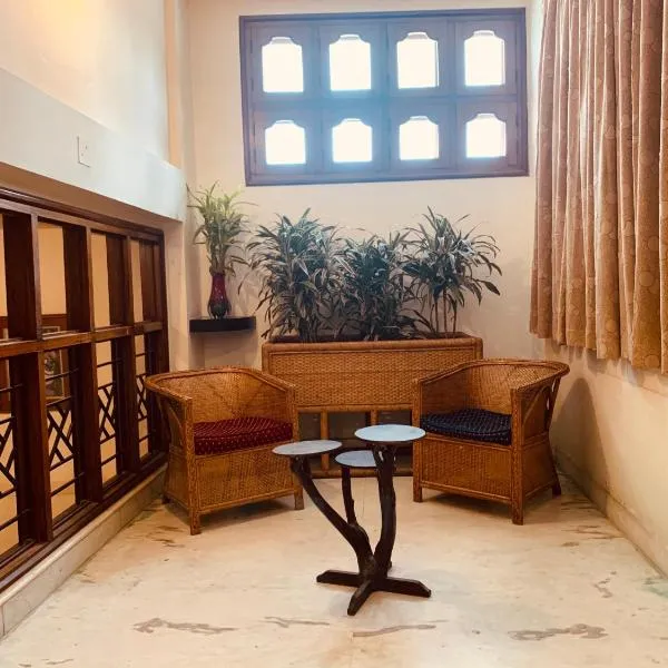 Hotel Devika，位于迪布鲁加尔的酒店