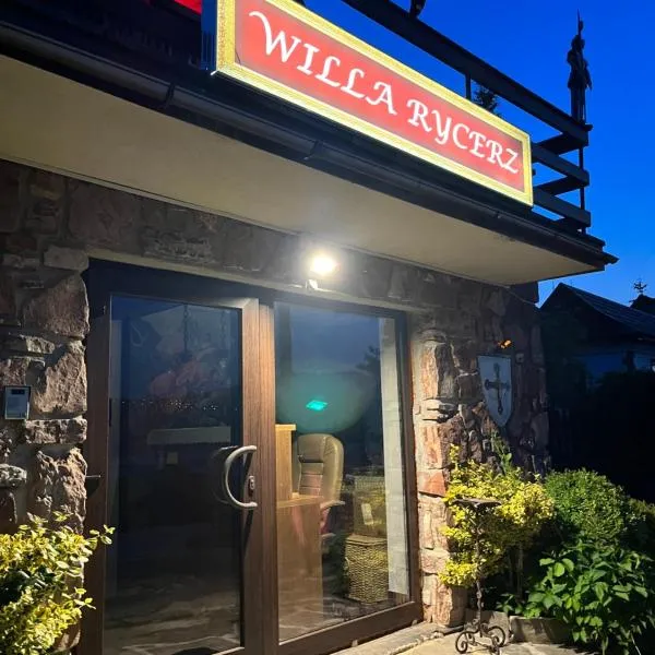 Willa Rycerz，位于涅兹卡城堡的酒店