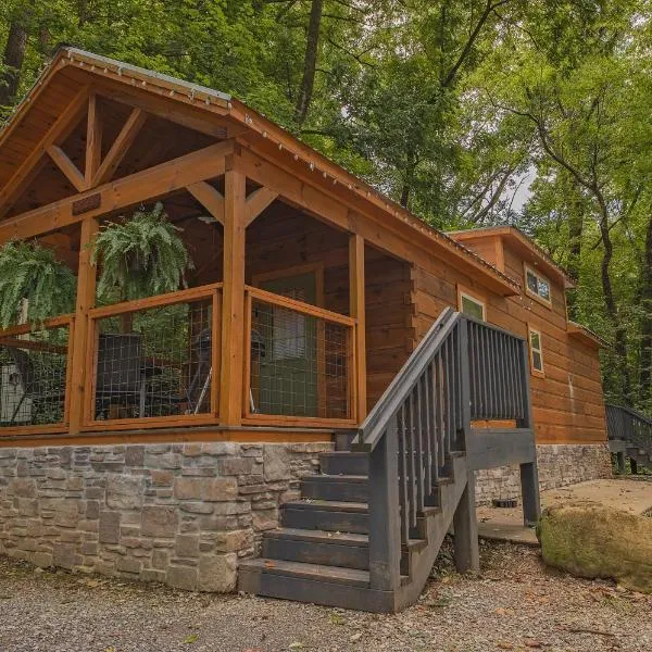 Papa Cabin Tiny Log Home Comfort In Rustic Bliss，位于查塔努加的酒店