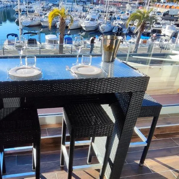 Bel appartement avec vue panoramique sur le port，位于卡里勒鲁埃的酒店