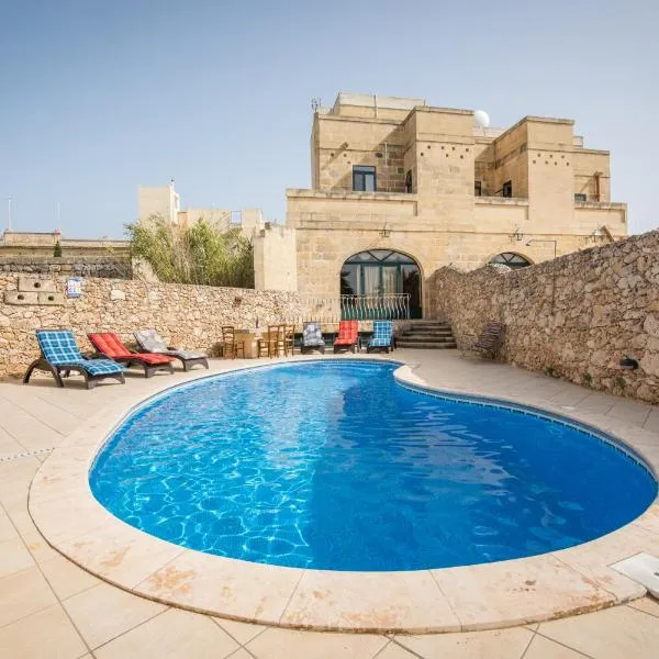 3 Bedroom Farmhouse with Private Pool & Views in Nadur Gozo，位于纳杜尔的酒店