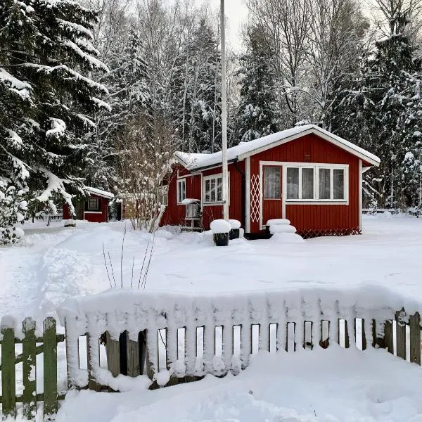 Sjönära stuga，位于Älmsta的酒店
