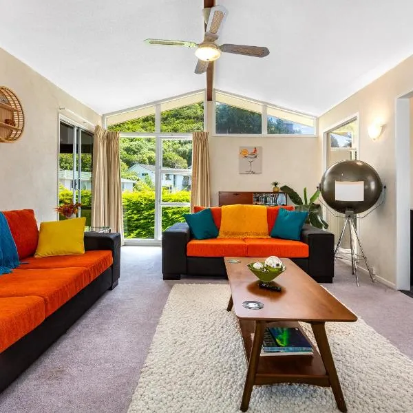 Retro 4 bedroom home, warm and welcoming, quiet location，位于波里鲁阿的酒店
