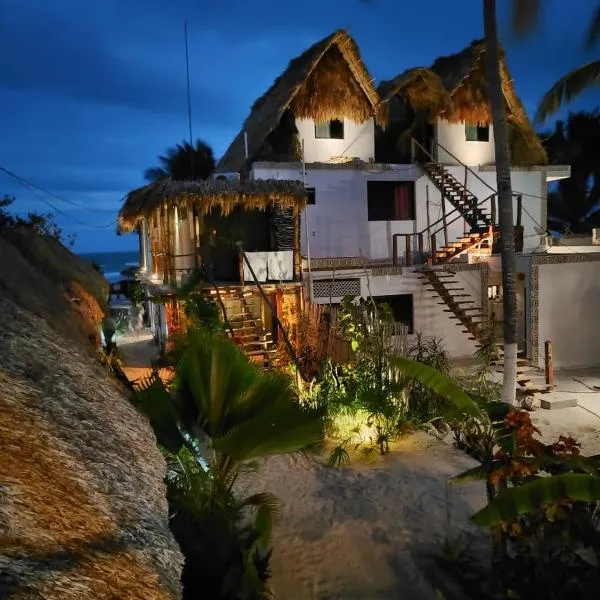 Casa Mate BeachFront HOUSES El Cuyo，位于埃尔库约的酒店