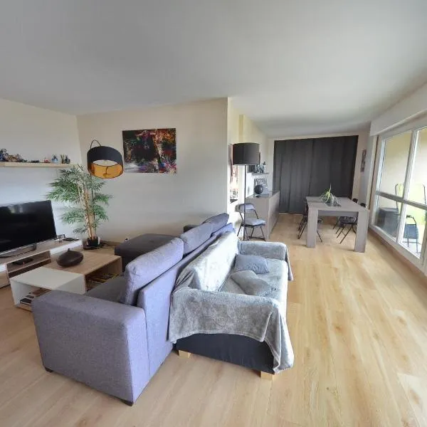 Elancourt Panorama & Élégance proche sites JO 2024，位于伊兰柯尔特的酒店