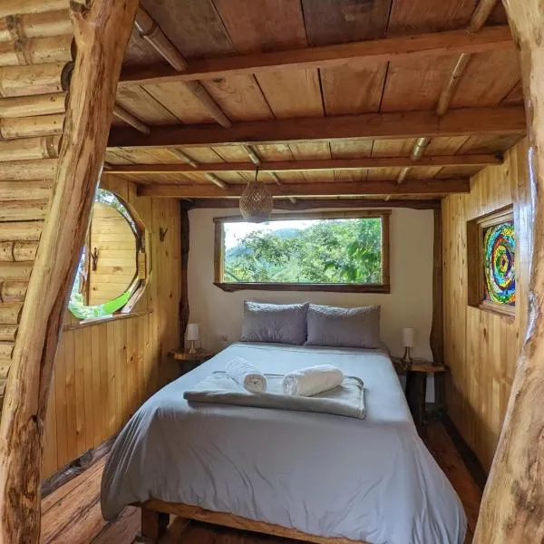 Las Cabanas, Finca Flora del Rio，位于Pijao的酒店