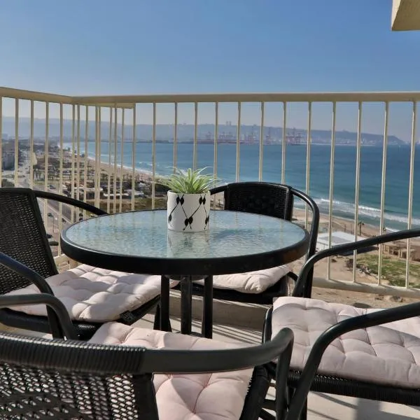 דירות קו ראשון לחוף - Apartments First line to the Beach，位于Qiryat Yam的酒店