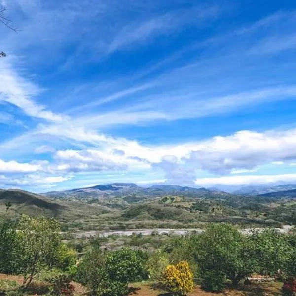 Disfruta del contacto con la naturaleza，位于Mata de Limón的酒店