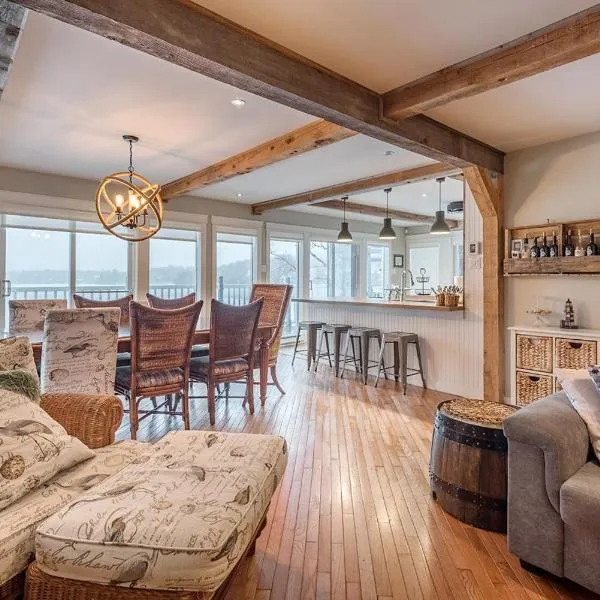 Breathtaking Lake View With Spa Chalet 360，位于彻特西的酒店