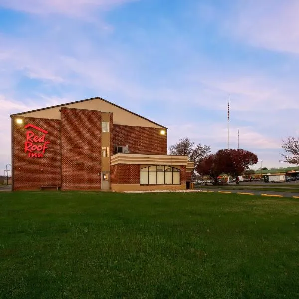 Red Roof Inn Martinsburg，位于Greensburg的酒店