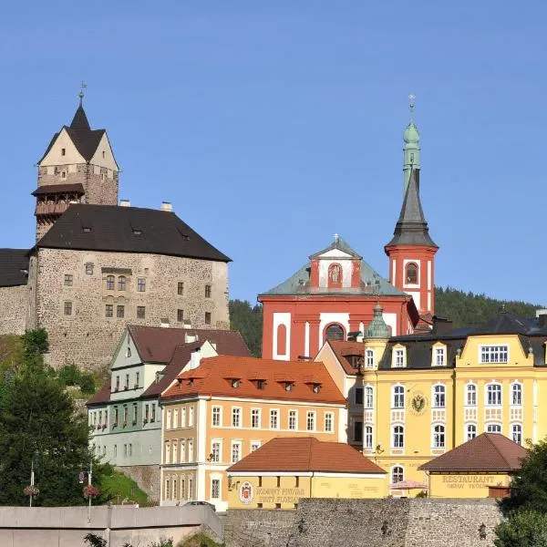 Hotel Císař Ferdinand，位于Královské Poříčí的酒店