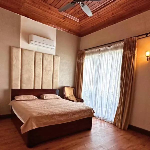 PINETOP RESORT,位于Khanpur的酒店