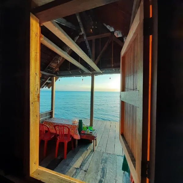 Nyanse Homestay - Raja Ampat，位于Pulau Mansuar的酒店