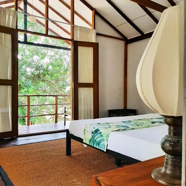 Elephant Lodge，位于Angunakolapelessa的酒店