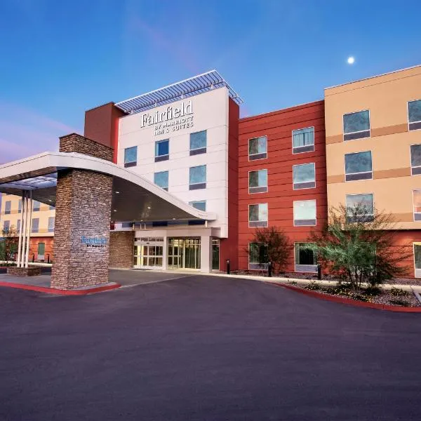 Fairfield Inn & Suites by Marriott Phoenix West/Tolleson，位于凤凰城的酒店