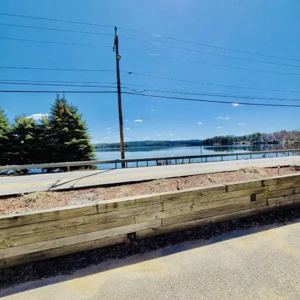 Lake Winnisquam 1 Bedroom Condo with Lake Views，位于蒂尔顿的酒店
