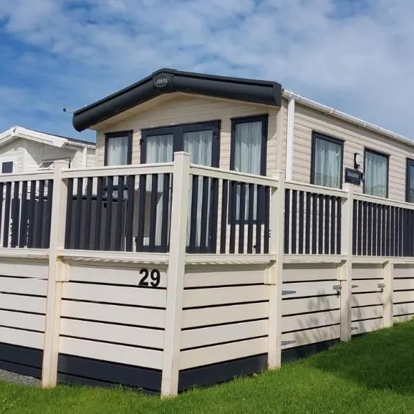 Bude Coastal Lodge，位于布德的酒店