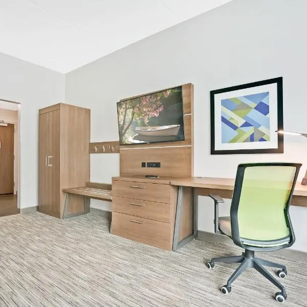 Holiday Inn Express - Jacksonville South Bartram Prk by IHG，位于杰克逊维尔的酒店