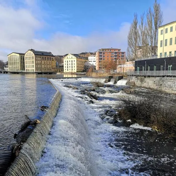 Mysig lägenhet i City，位于诺尔雪平的酒店