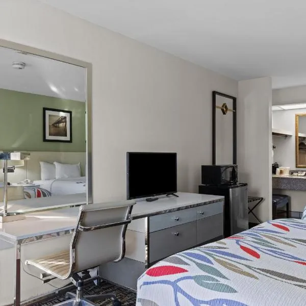 Garnet Inn & Suites, Morehead City near Atlantic Beach，位于派恩诺尔肖尔斯的酒店