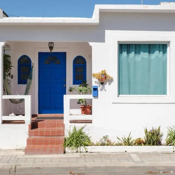 Dream Beach House by Sonsoleá Host，位于Playa Sardinera的酒店