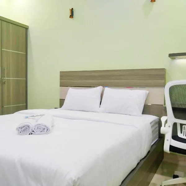 Shiva Home Syariah RedPartner near Alun Alun Tegal，位于直葛的酒店