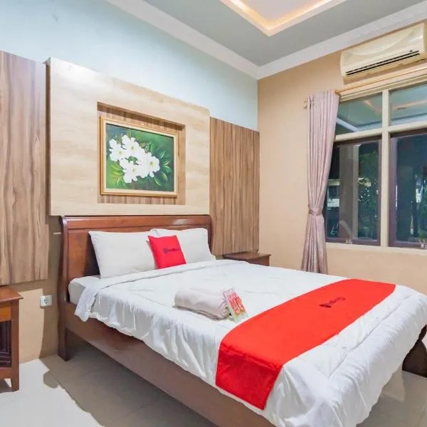 RedDoorz Resort Premium @ Sangkan Hurip Kuningan，位于Panawuan的酒店