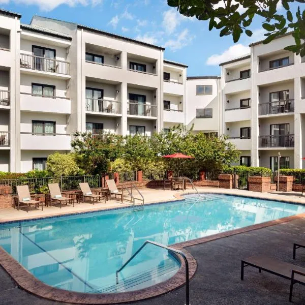 Courtyard Miami Airport West Doral，位于迈阿密的酒店