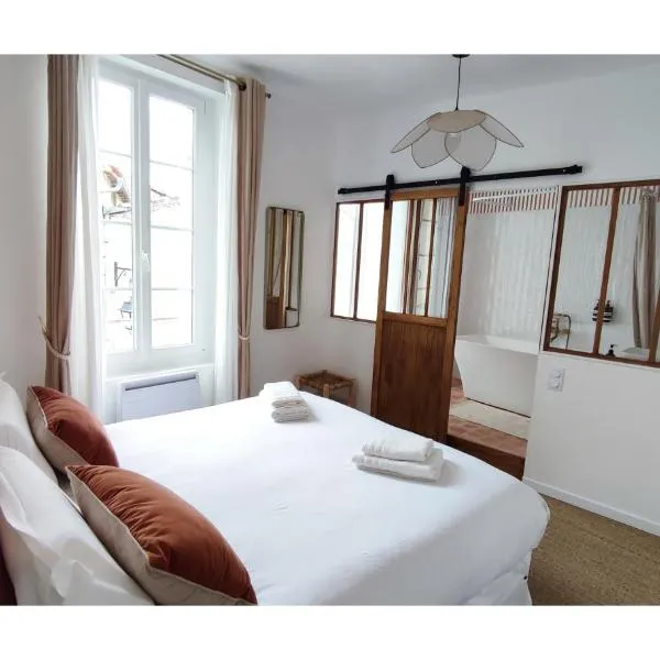 Maison Charmeilles - La suite Fronsac，位于Fronsac的酒店
