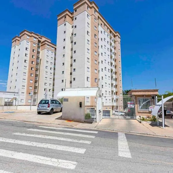 Apartamento Portal das Palmeiras Itú -SP，位于萨尔托的酒店