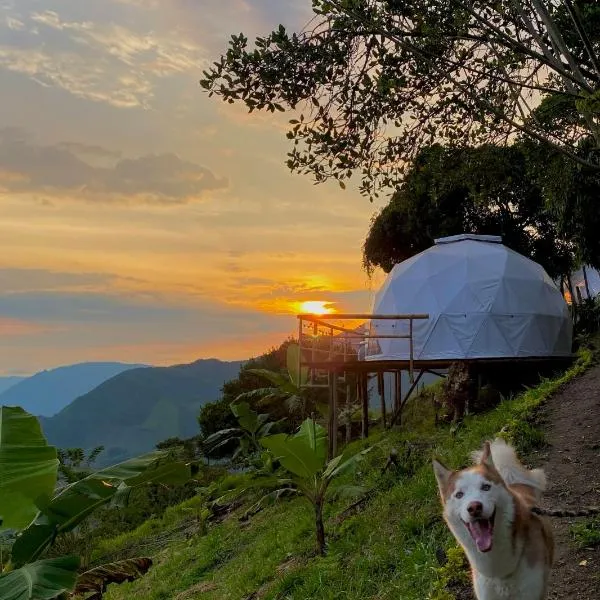 Andino Glamping，位于La Peña的酒店