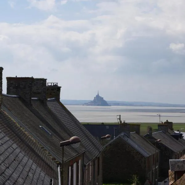 Cosy ferme de village en baie du Mont Saint Michel，位于Vains的酒店