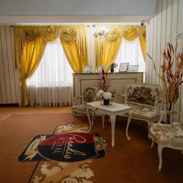 Hotel Grandoria，位于拉姆尼库沃尔恰的酒店