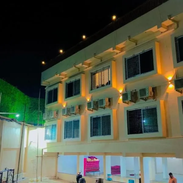 Hotel Mayur Residency，位于Khuldābād的酒店