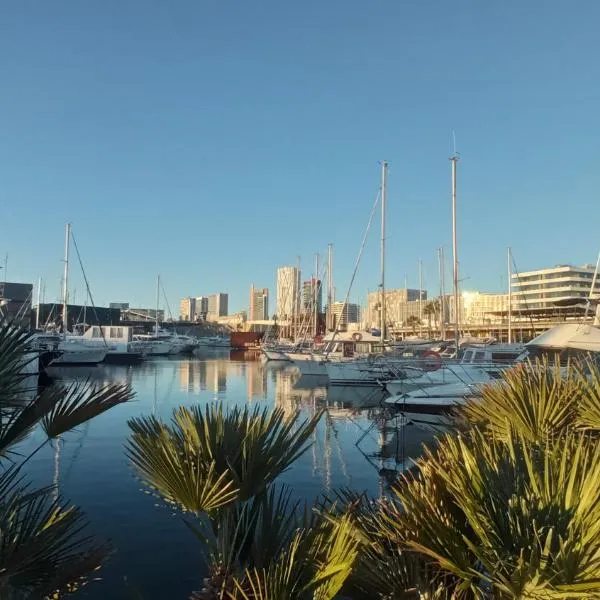 Best Barcelona boat experience，位于巴达洛纳的酒店