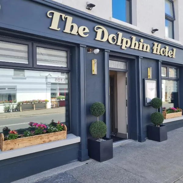 The Dolphin Hotel，位于Crossmolina的酒店