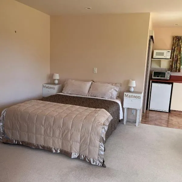 Carrickfergus Cottage Unit 1，位于Harihari的酒店