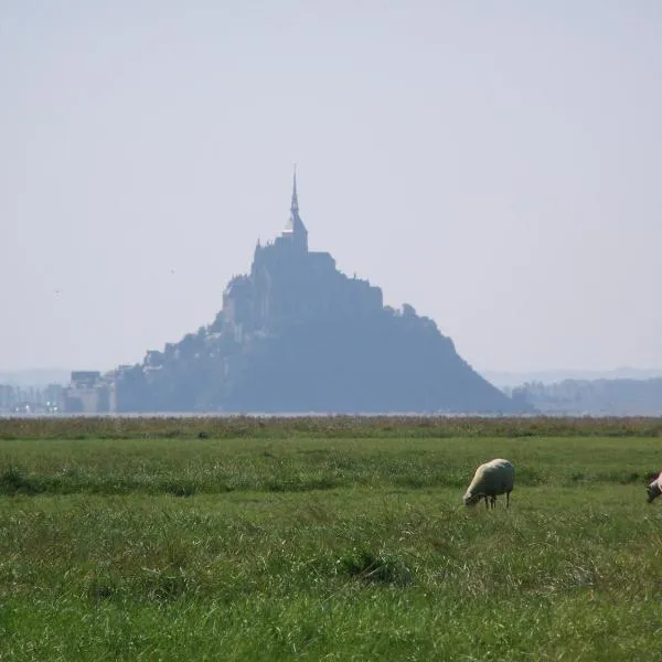 Charmante Maison de Pêcheur en baie du Mont Saint Michel，位于Genêts的酒店