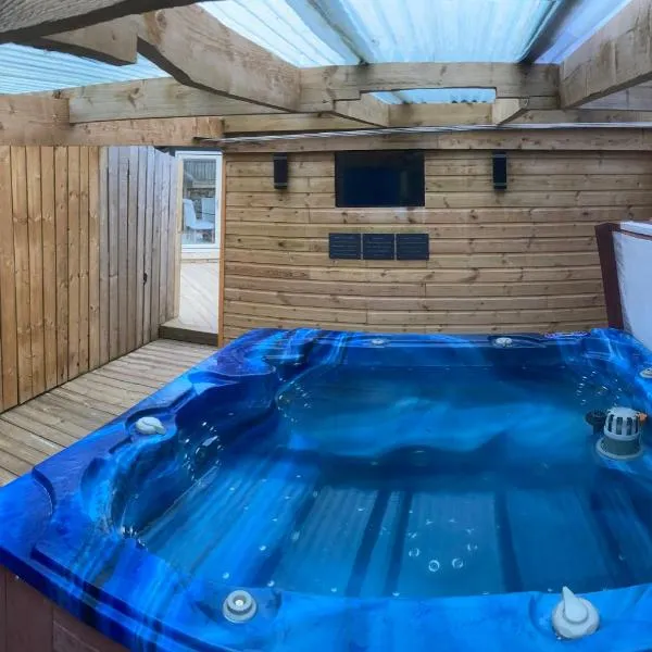 Winnie Cottage - Hot Tub, Games Room, Sauna, Large Garden，位于Stocksfield的酒店