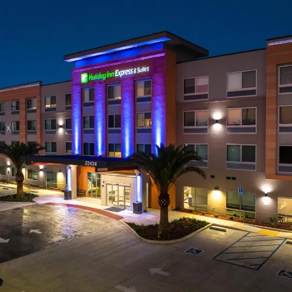 Holiday Inn Express & Suites - Hawaiian Gardens, an IHG Hotel，位于博伟公园的酒店