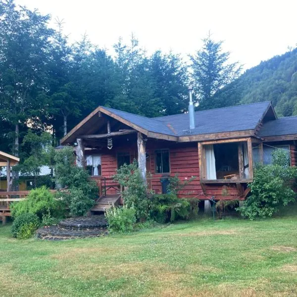 Cabañas cordillera Rio Blanco，位于Reigolil的酒店