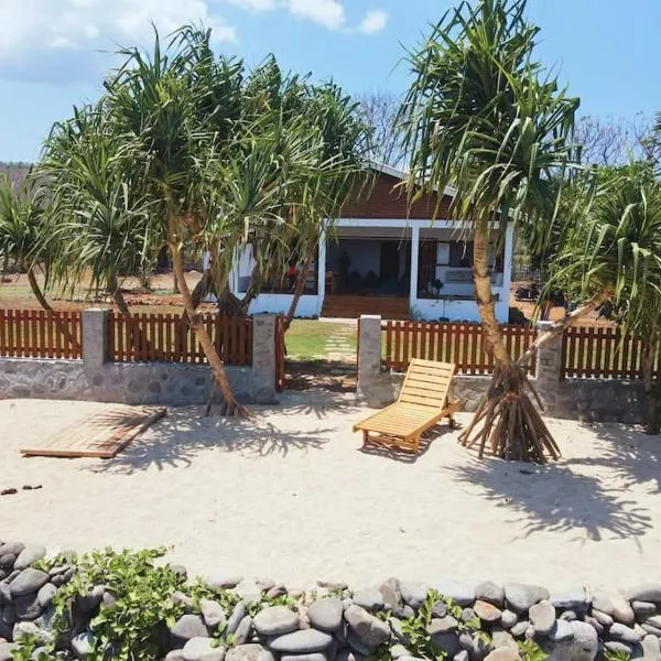 Batu Bulat Villa Lakey Peak，位于Huu的酒店