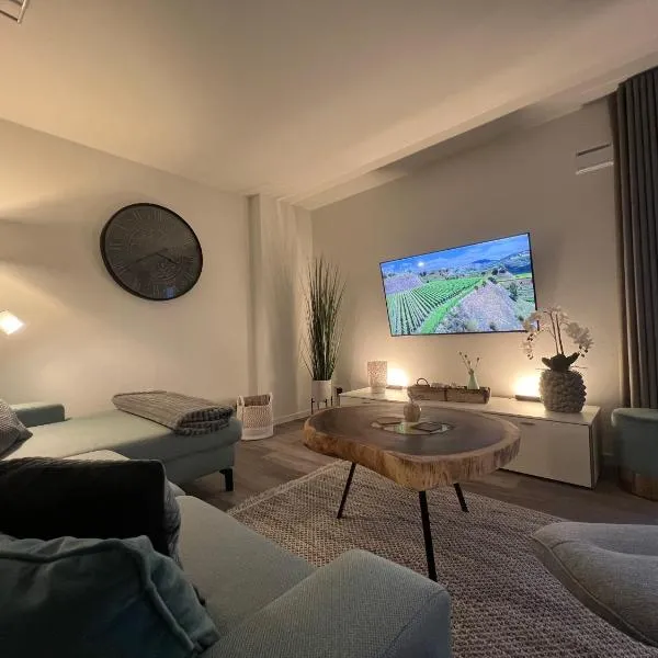 Penthouse Zweite Heimat - mit Sauna und Dachterrasse im Herz von Kellenhusen，位于克伦胡森的酒店