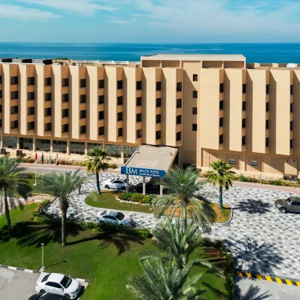 BM Beach Hotel，位于拉斯阿尔卡麦的酒店