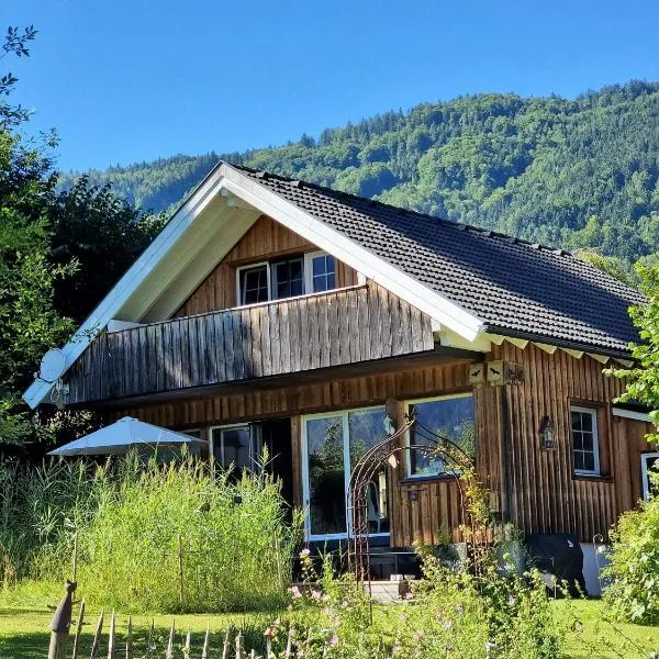 Countryhouse Lake Attersee - Sauna, Kamin, Seeblick，位于Oberwang的酒店