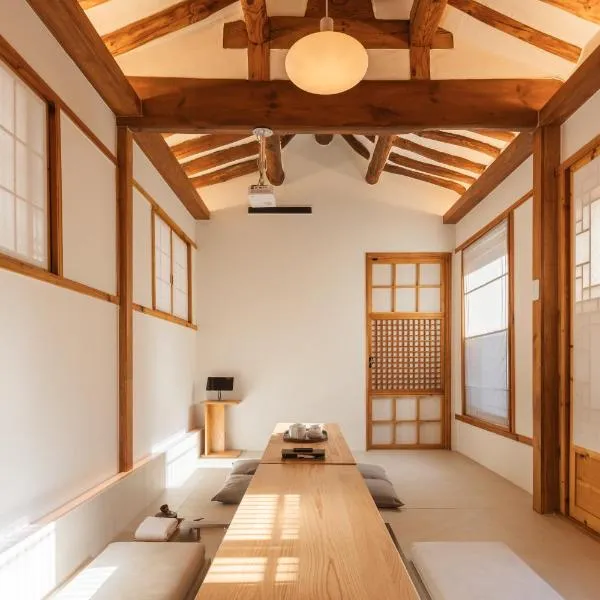 Luxury Hanok Stay Nuri，位于首尔的酒店